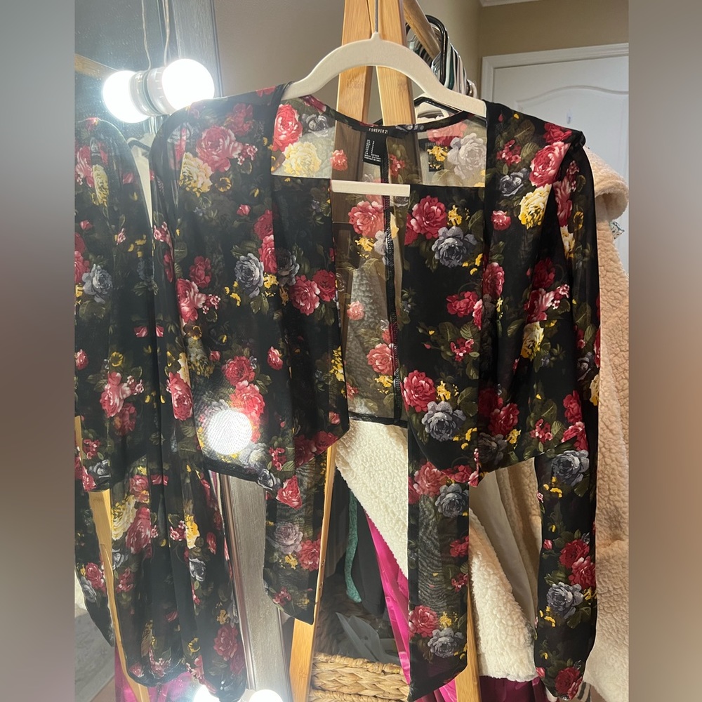 Forever 21 Crop blouse